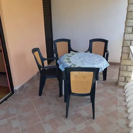 Katica Apartamento Vir
